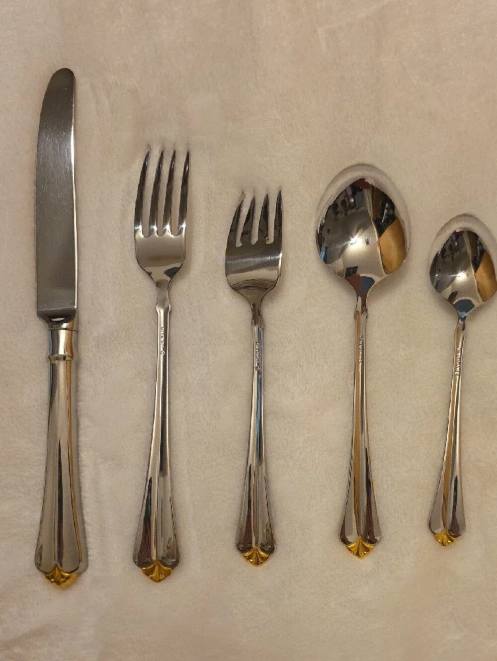 Oneida Golden Juilliard Flatware 2-Five Piece Place Settings